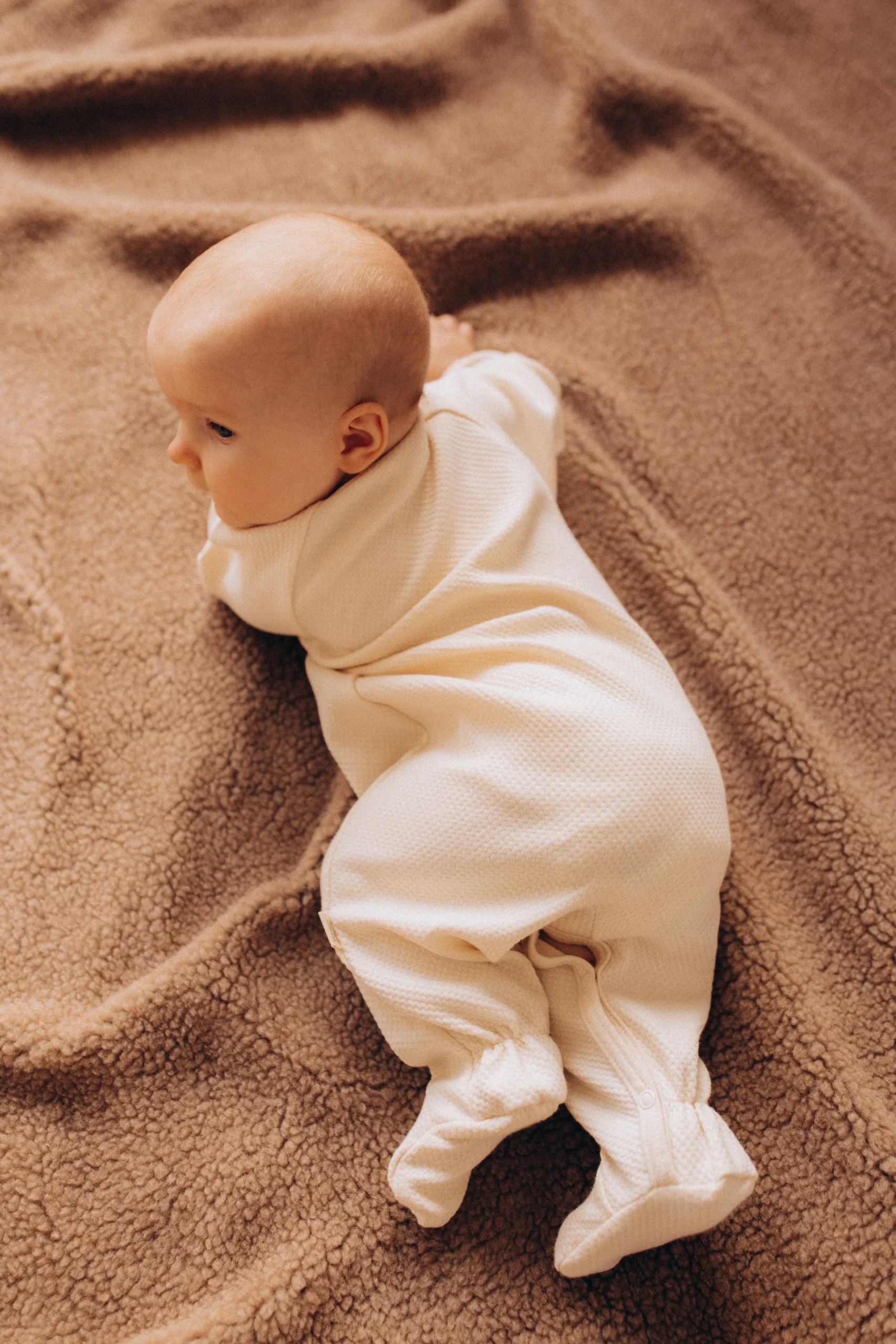 Tutina con ricamo orsetto cotone BIO - immagine 5