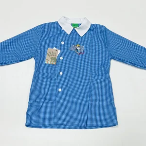 Grembiule quadretti azzurri asilo bambino con abbottonatura laterale Nazareno Gabrielli ricamo Goal 0702
