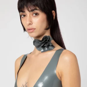 Choker con fiore in Lattice